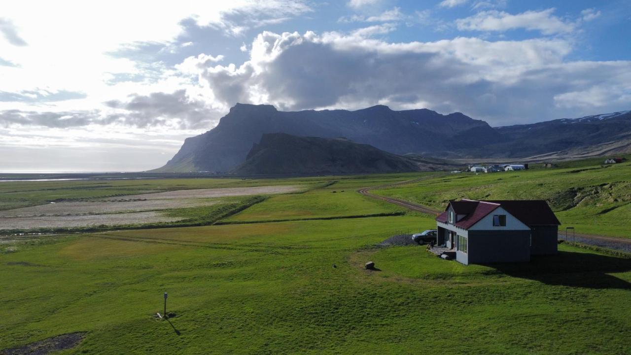 Guesthouse Rauthafell Holt  Eksteriør billede