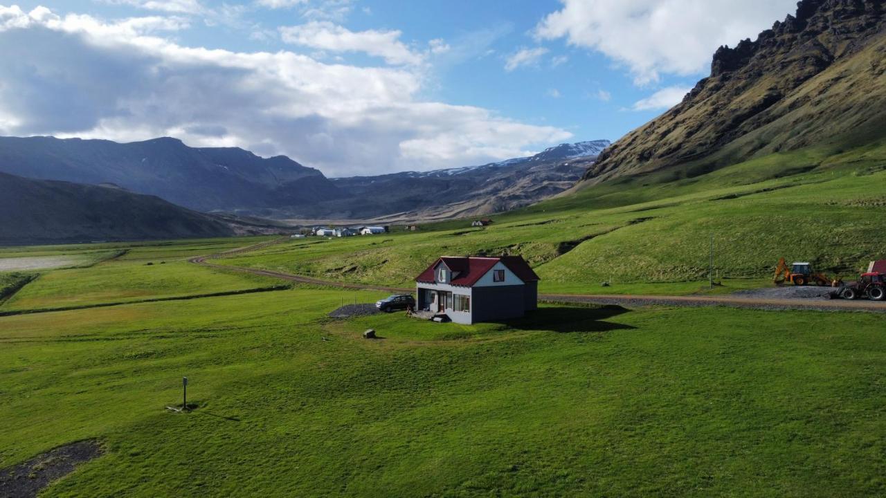 Guesthouse Rauthafell Holt  Eksteriør billede