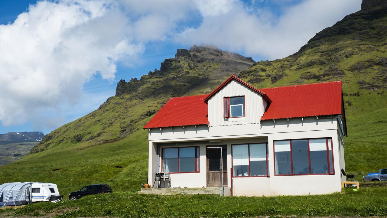 Guesthouse Rauthafell Holt  Eksteriør billede