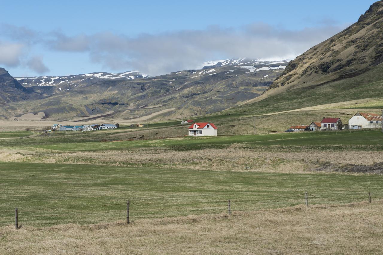 Guesthouse Rauthafell Holt  Eksteriør billede